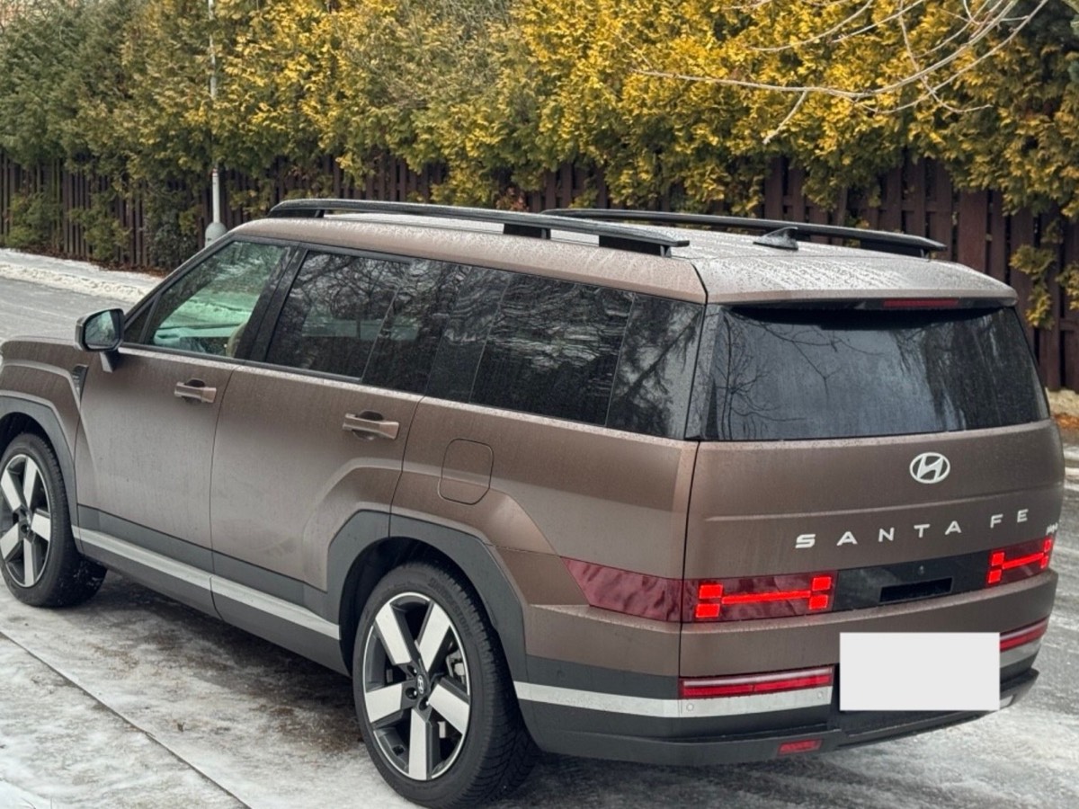 7-miestny van, Pohľad zozadu — letiskové taxi Bratislava – Viedeň, Praha, Budapešť | Taksi.sk